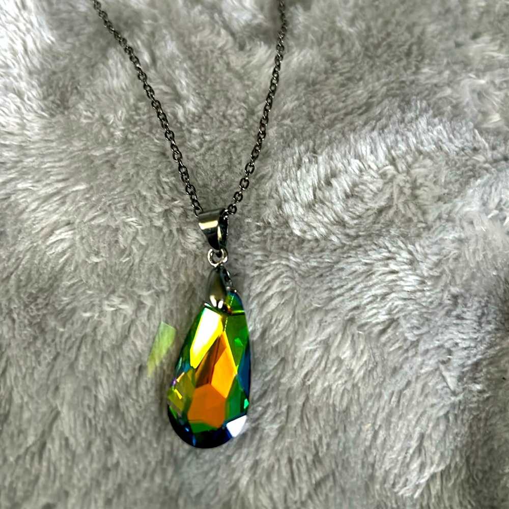 Gun metal chain with pretty pendent